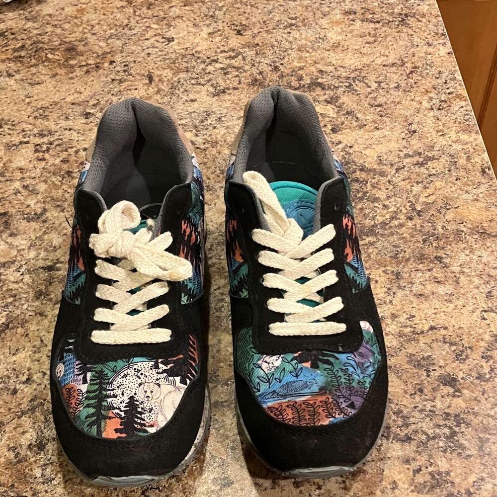 Women’s Black Inkkas